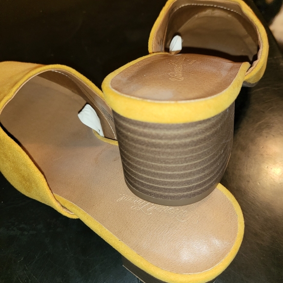 Woman toes-covered slippers - Picture 2 of 6